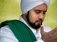 foto habib syech bin abdul qodir assegaf berdoa