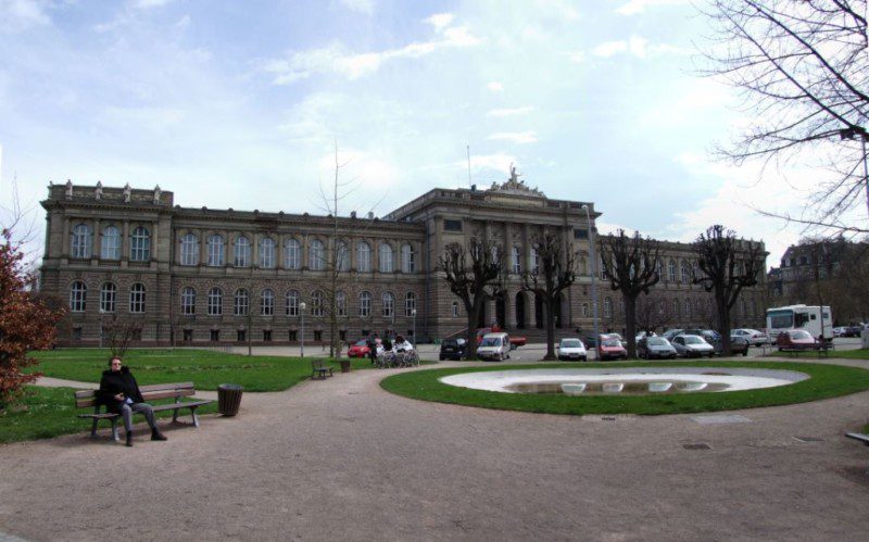 universitas terbaik di Perancis Universitè de Strasbourg