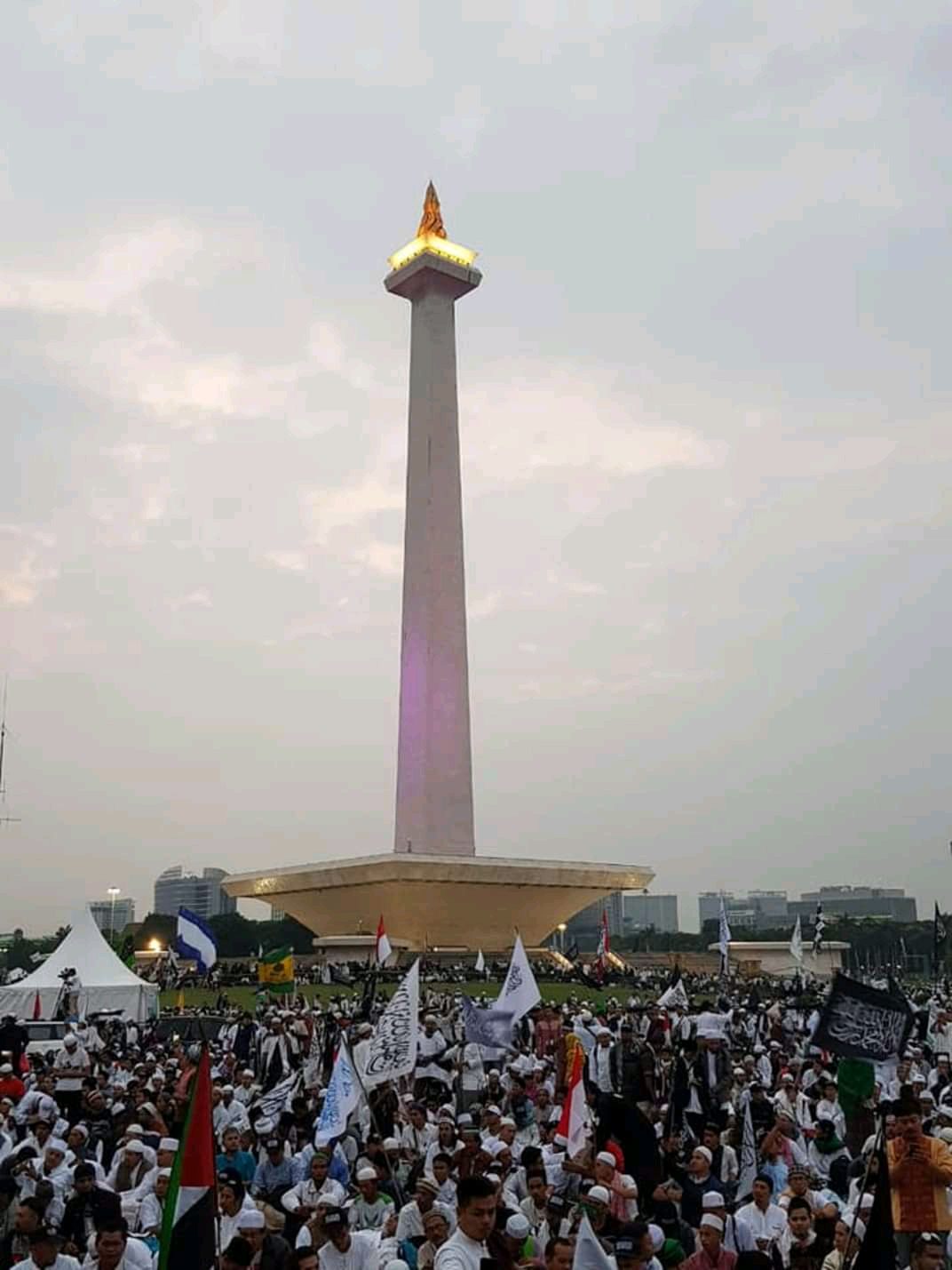 Foto Gambar Reuni 212 Depan Monas