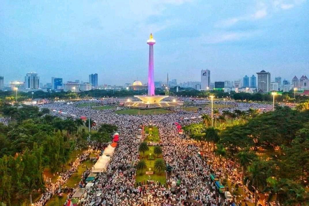 Foto Gambar Reuni 212 Monas Sore Hari