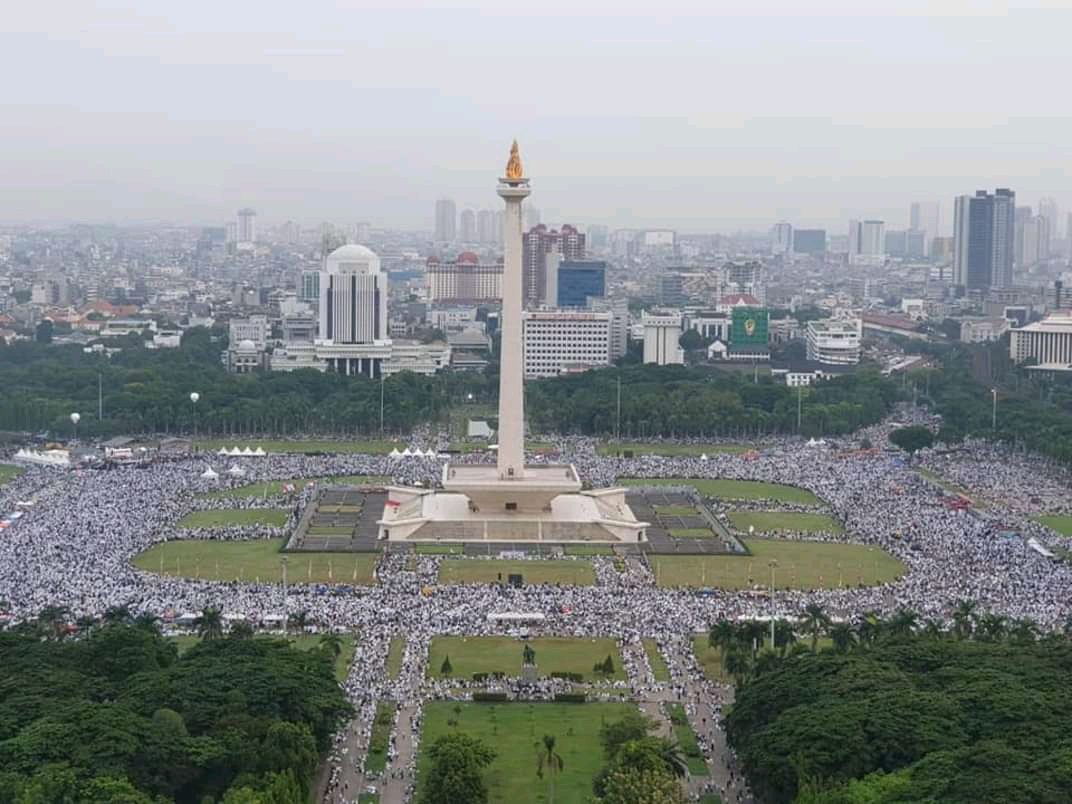 Foto Gambar Reuni 212 Pagi Hari Monas