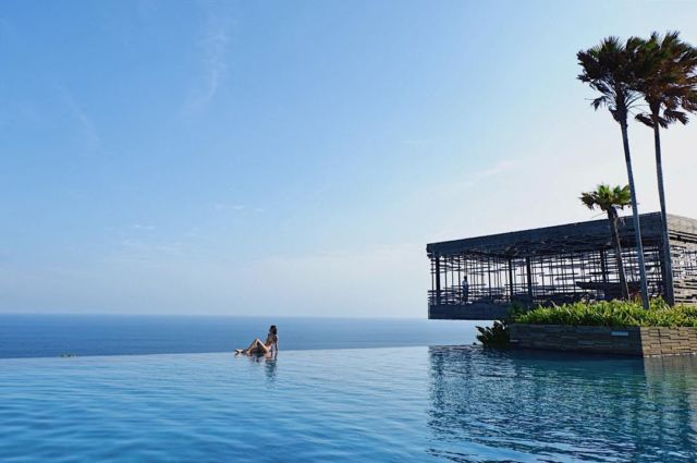  Kolam Renang BaliThe Edge Bali