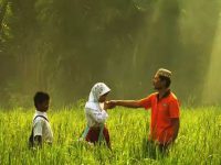 Adab Berbicara Kepada Orang Tua