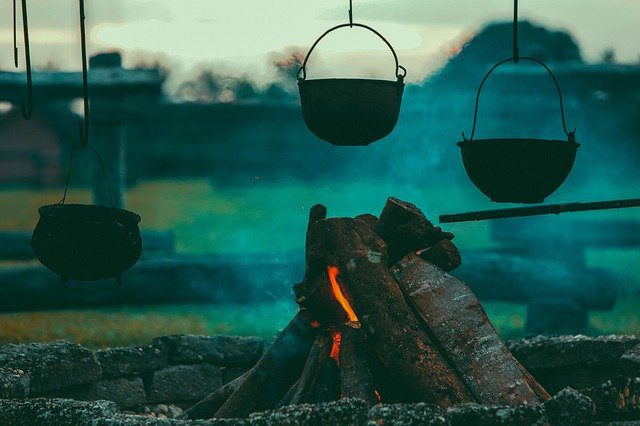 Memasak Menggunakan Kayu dapat Menyebabkan Kerusakan Paru-Paru